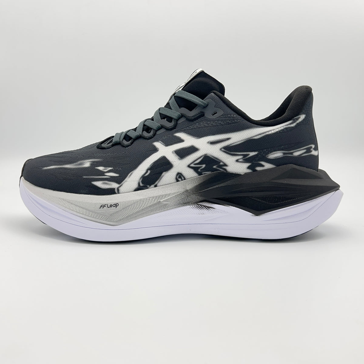 SUPERBLAST 3 - Black/White