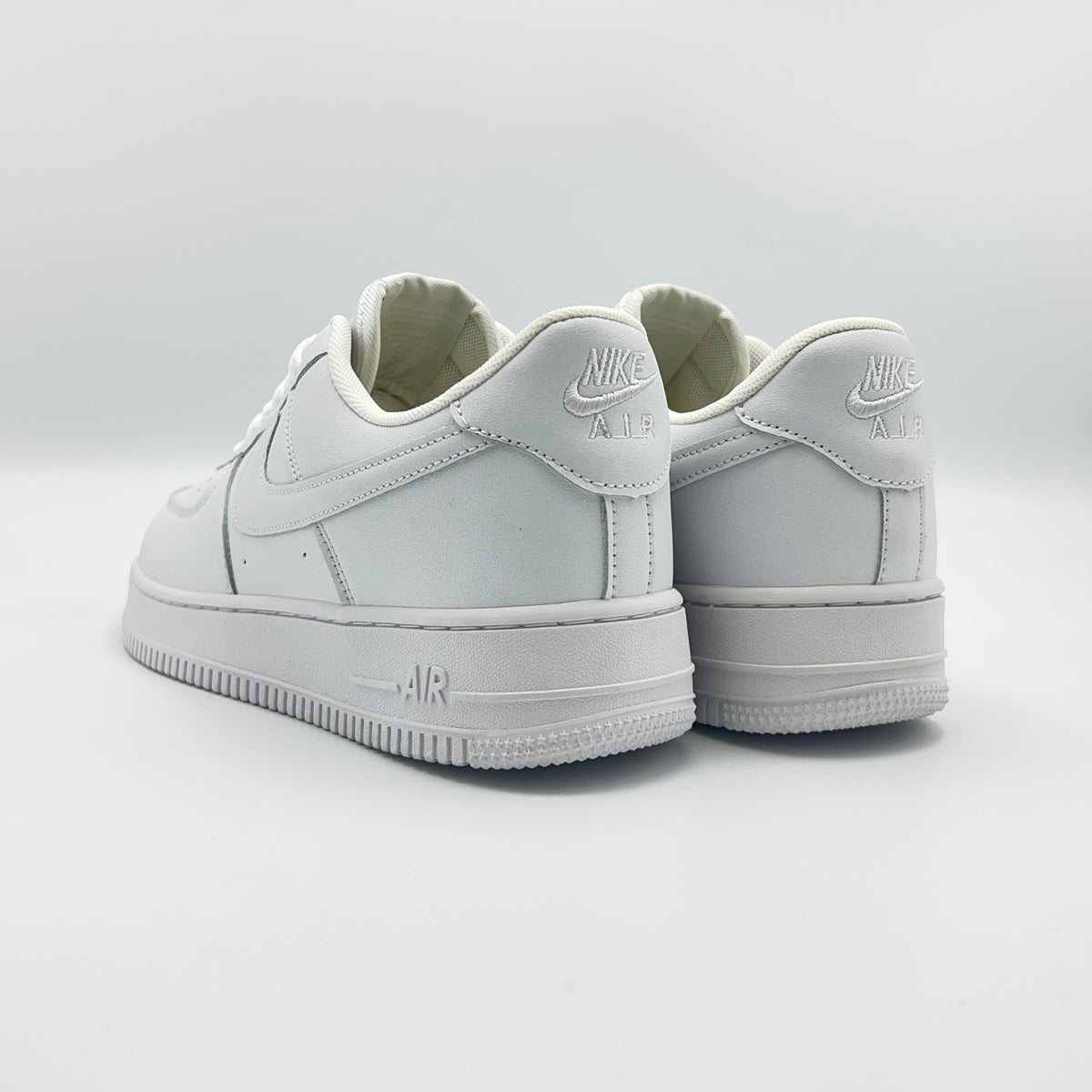 AIRFORCE 1 - Triple White